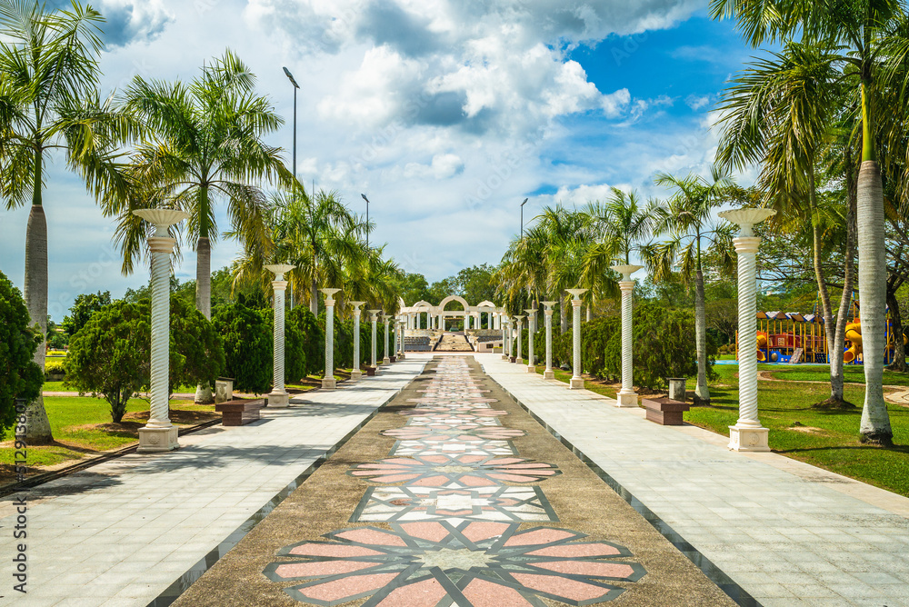 Silver Jubilee Park in Bandar Seri Begawan, Brunei - obrazy, fototapety, plakaty 