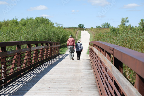 Fotografija Two people enjoying walking in James Pate Philip State Park, Bartlett, Illinois, USA