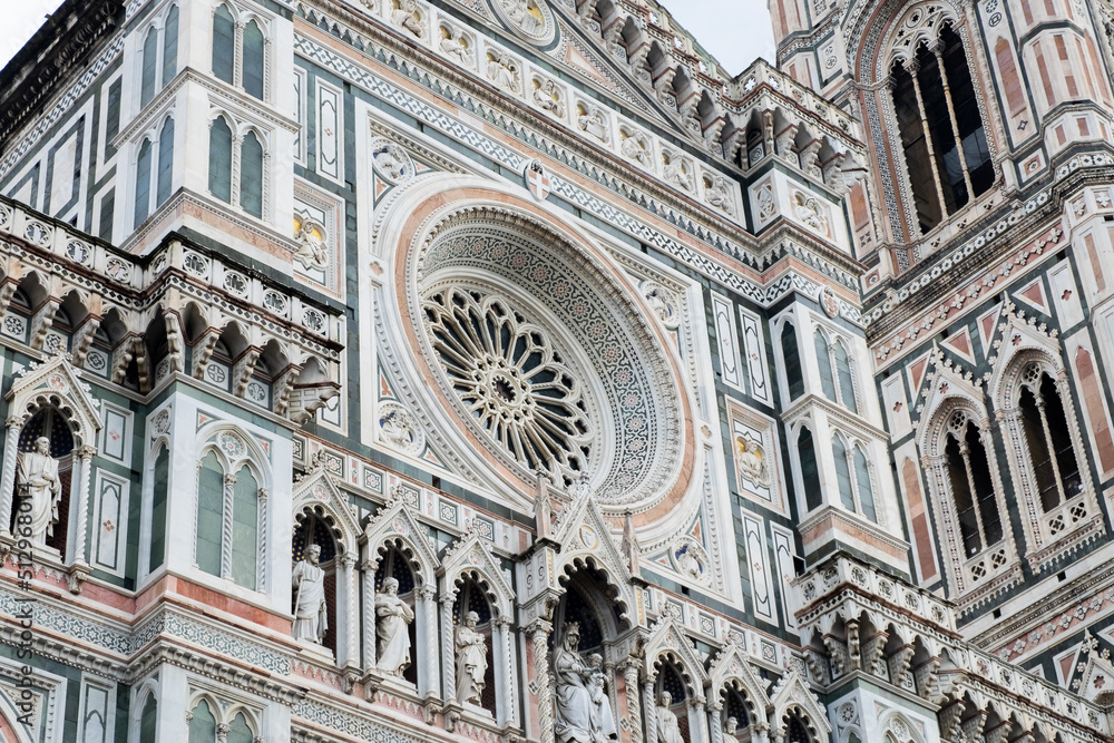 Fototapeta premium Florence, Italy; November 2021: Detail of the facade of the cathedral of Florence, Santa Maria del Fiore.