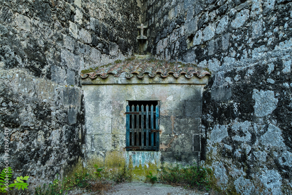 Fototapeta premium cementerio, isla del Lazareto, Illa del Llatzeret, interior del puerto de Mahón, Menorca, balearic islands, Spain