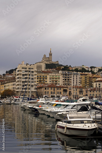 Bateaux amarrés dans le port de Marseille