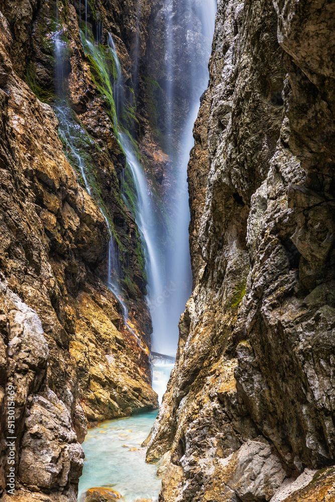 Gorges, Canyons, Waterfalls