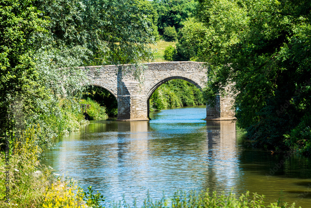 Fototapeta premium Teston Bridge over the River Medway near Maidstone in Kent, England
