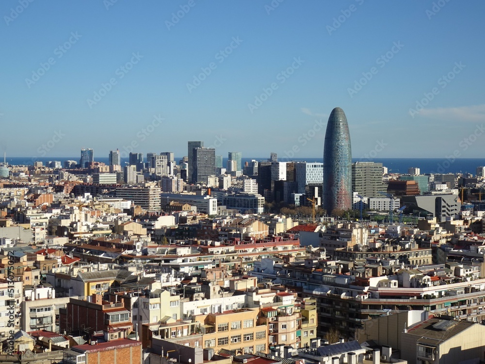 Obraz premium [Spain] Townscape of Barcelona seen from the tower of Nativity Facade, Sagrada Familia Cathedral (Barcelona)