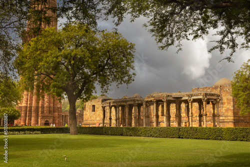 Famous Qutb Minar minaret, Delhi, India © tynrud