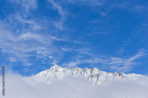 新穂高ロープウェイからの展望 ロープウェイ 初冠雪 穂高連峰 雪山 雪景色