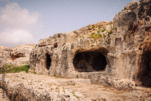 Archäologische antike Ausgrabungen in Syrakus auf Sizilien in Italien am Mittelmeer