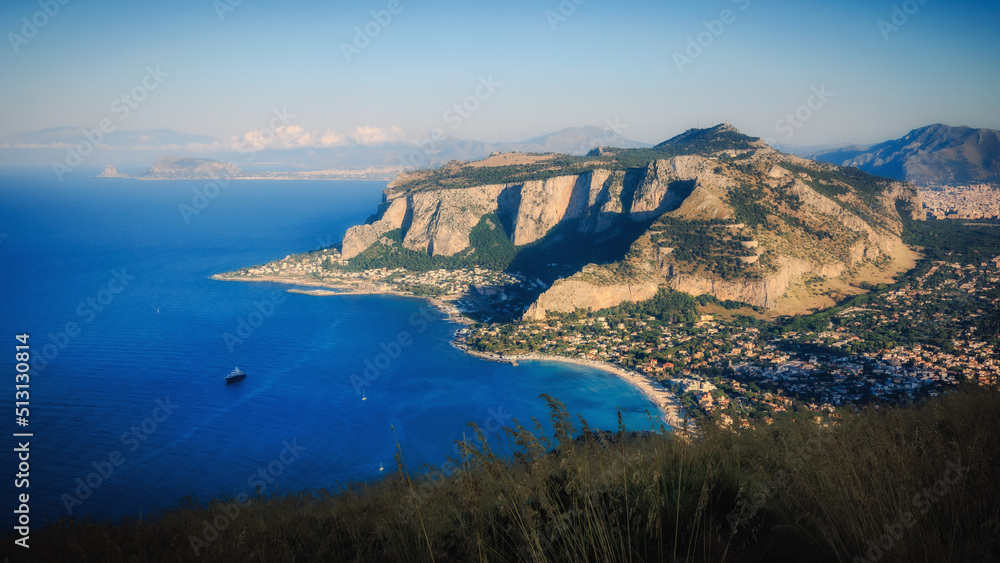 Φωτογραφία Lovely Coastal Town of Mondello in Sicily, Italy in Europe