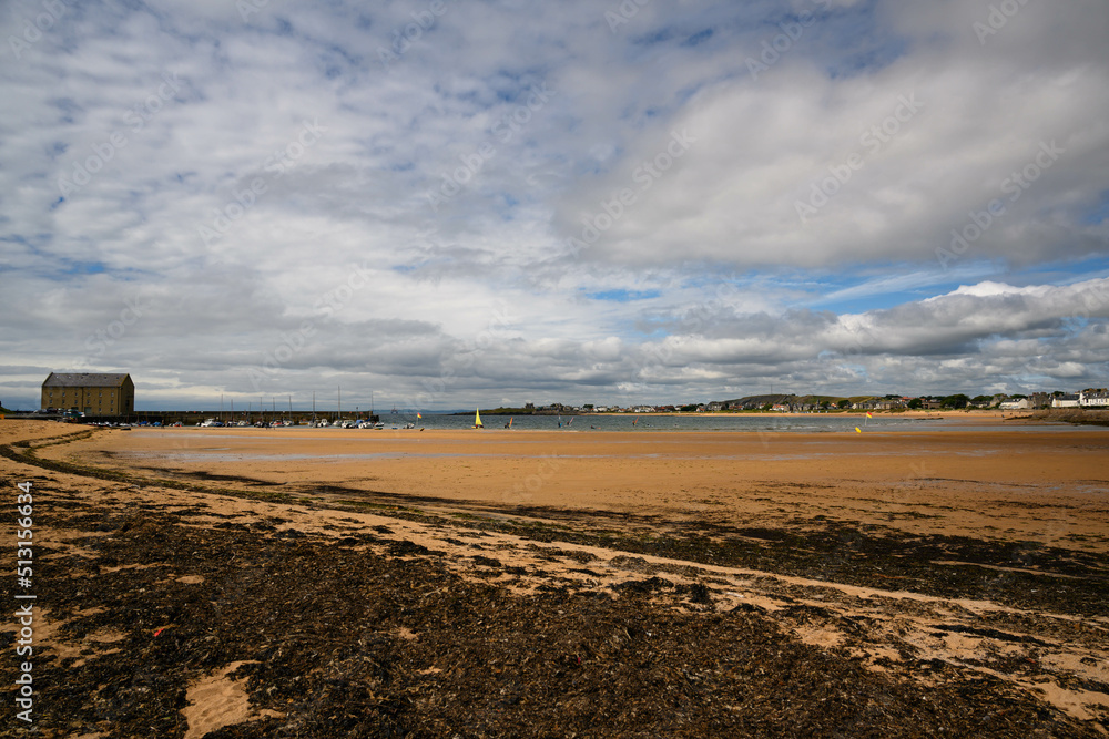 Obraz premium The view of Elie over the bay
