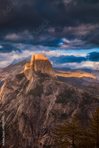Canvas Print Half Dome in Yosemite National Park in the evening