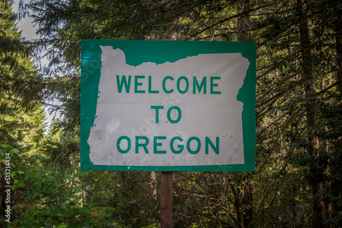 Welcome to Oregon road sign
