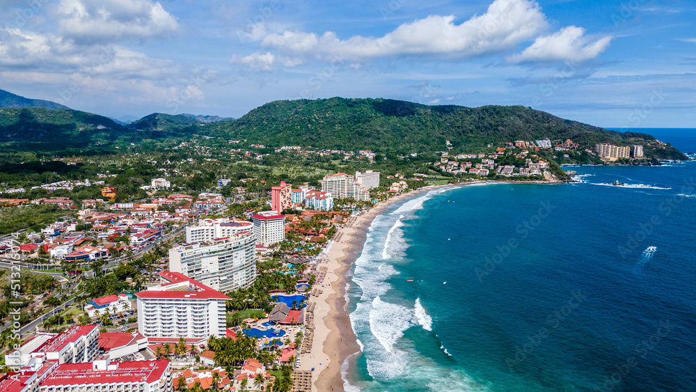 Naklejka premium Long sea in Ixtapa beach