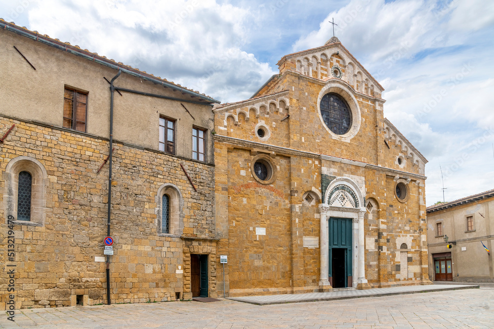 The facade of the Volterra Cathedral of Santa Maria Assunta in the Piazza Duomo of the Tuscan hill town of Volterra, Italy.