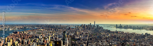 Aerial view of Manhattan at sunset © Sergii Figurnyi