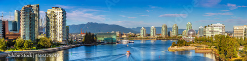 Tableau sur toile False creek in Vancouver, Canada