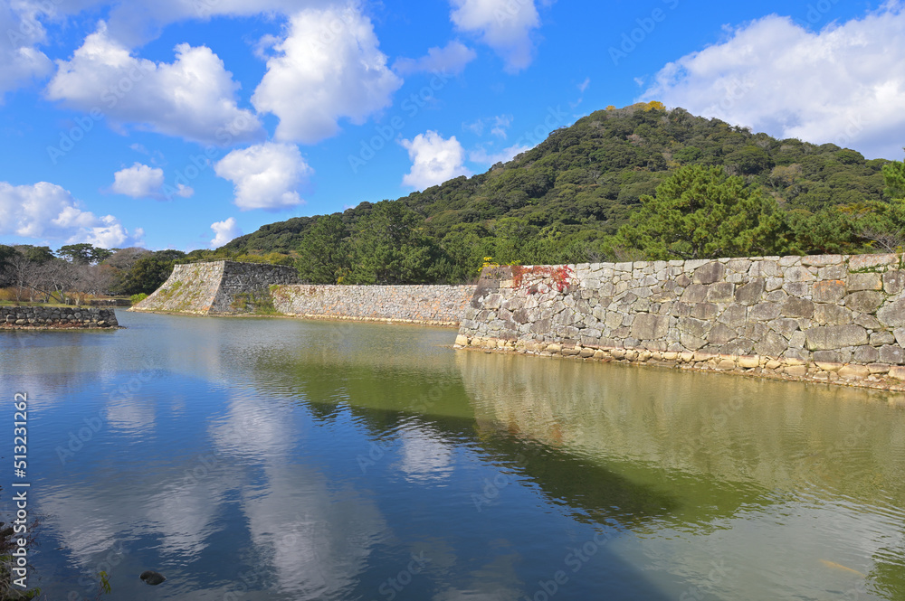 Fototapeta premium 萩城跡「内堀と天守跡」