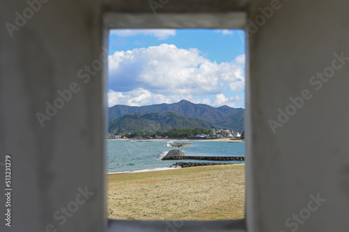 萩城跡「二の丸土塀の銃眼から望む菊ヶ浜」 photo