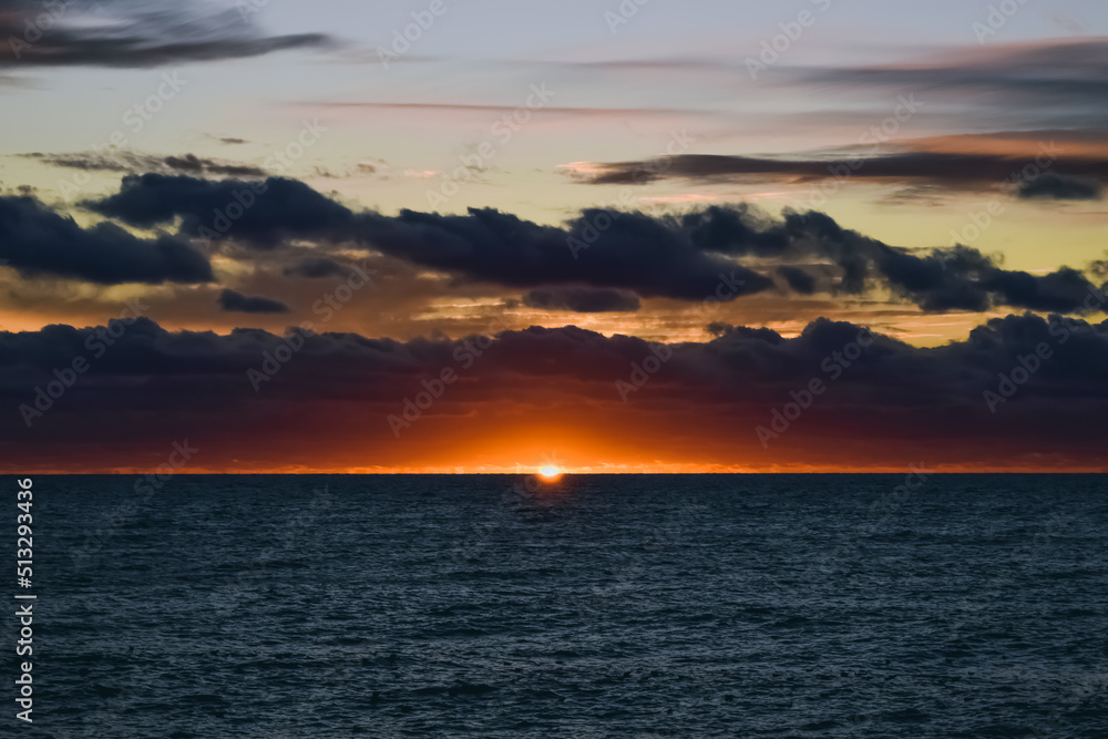 Obraz premium sunset over the sea