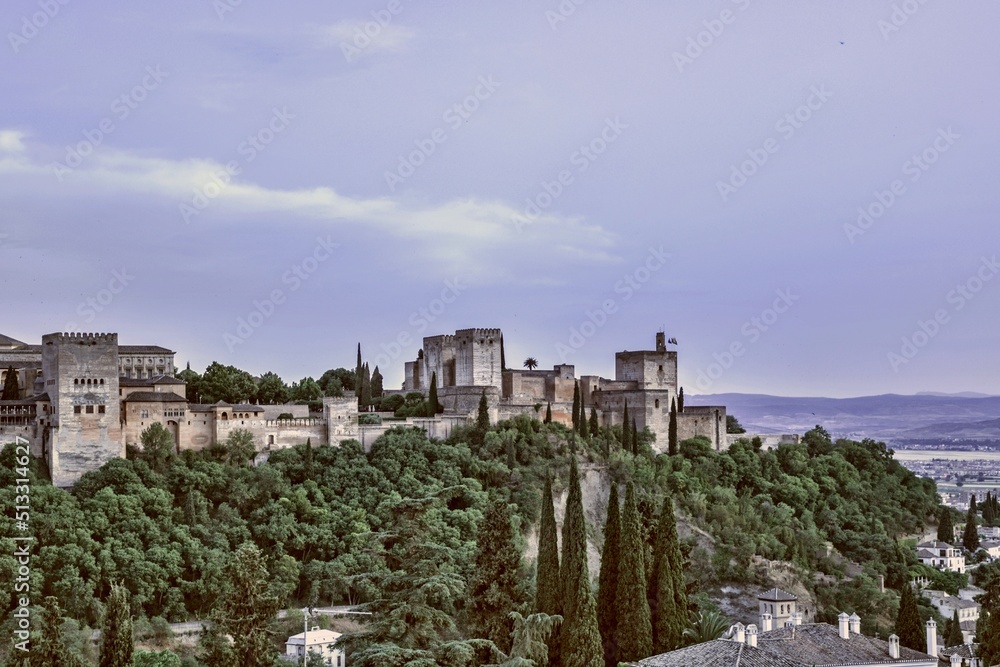 Panorámica de La Alhambra desde el barrio de Albaicin en Granada, España