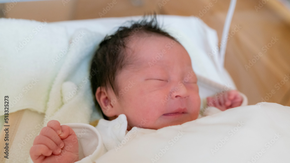 生まれたての赤ちゃん 生まれたての赤ちゃん