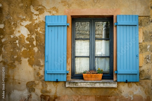 Canvastavla Closeup of a window on a house in Auvers Sur Oise, France