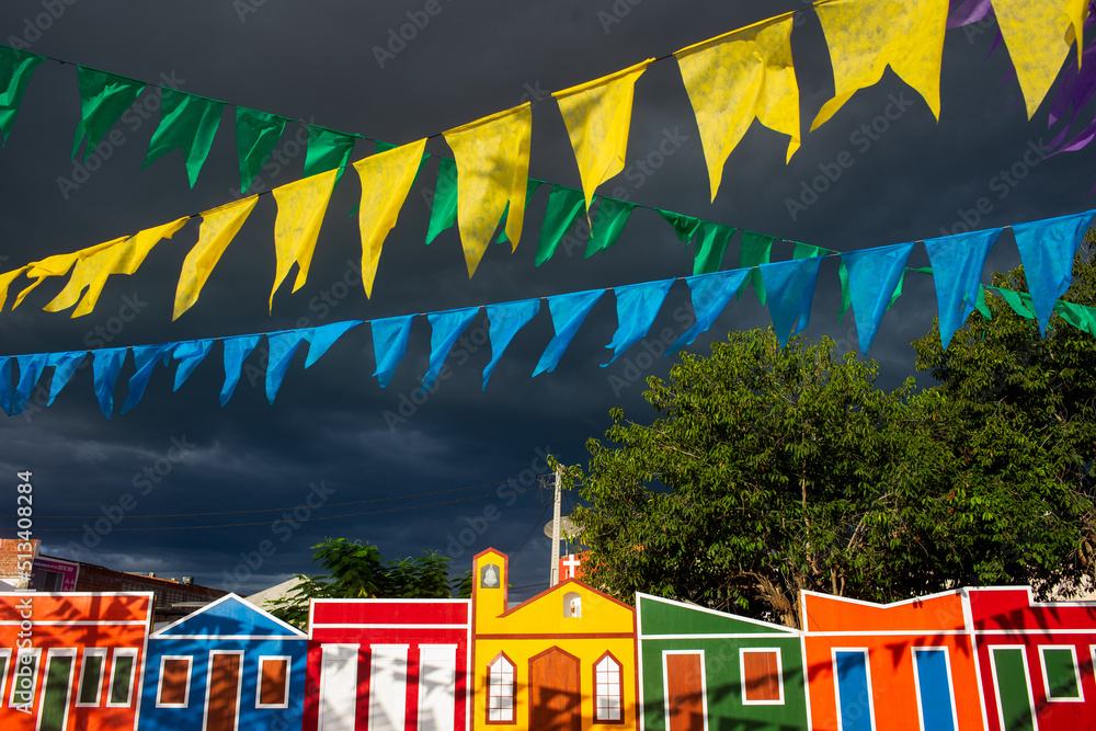 bandeiras coloridas decorativas de festa junina no brasil - obrazy, fototapety, plakaty 