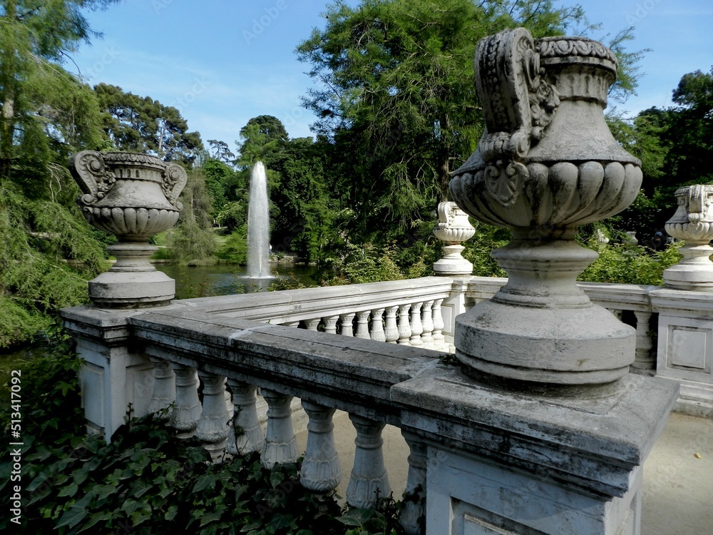 Obraz premium Madrid, Spain, Retiro Park, Terrace in Front of Crystal Palace