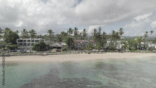 Recorriendo la playa - DLog