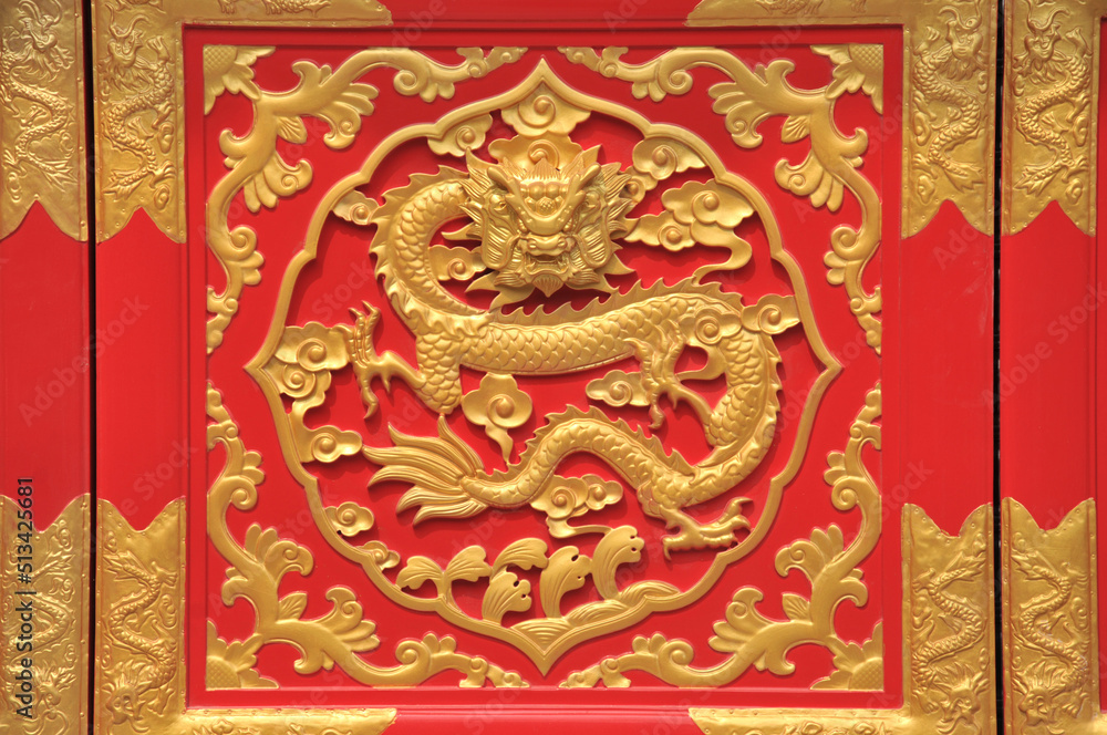 chinese golden dragon on the door