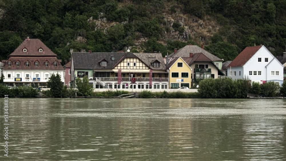 Houses on the banks of the Danube 5 Houses on the banks of the Danube 5