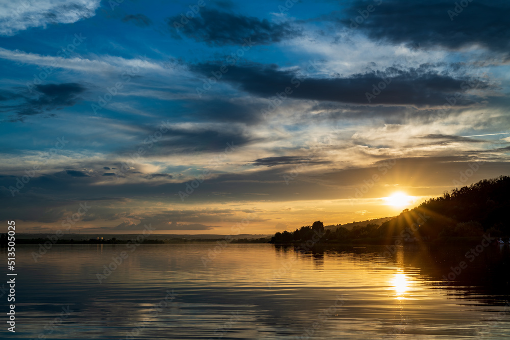 Obraz premium sunset over lake