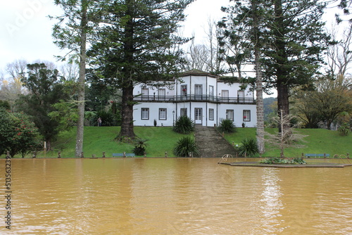 Obraz na płótnie hot lake w salonie