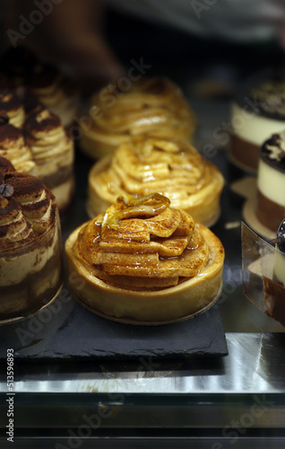 tartaleta artesanal de manzana con canela photo