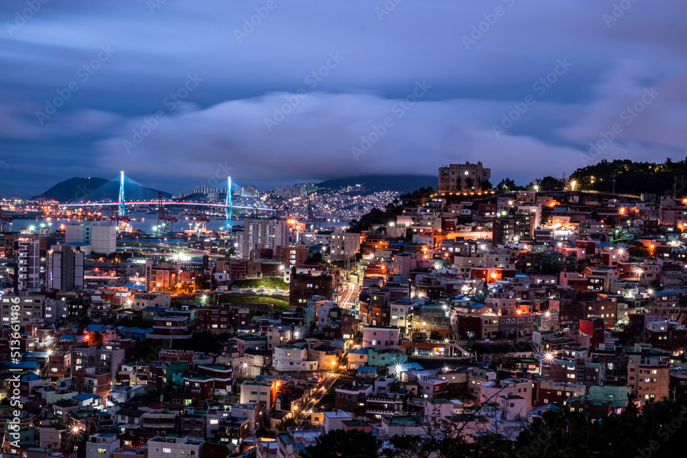 Obraz premium Scenic view of city scape against sky during sunset