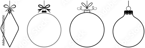Christbaumkugel Vektor. Set von vier leere Weihnachtskugeln in schwarz. Weiser Hintergrund.
Für eigene Text und Design Anforderungen.
Für Hintergründe, Kalender, Einladungen, Grußkarten etc.