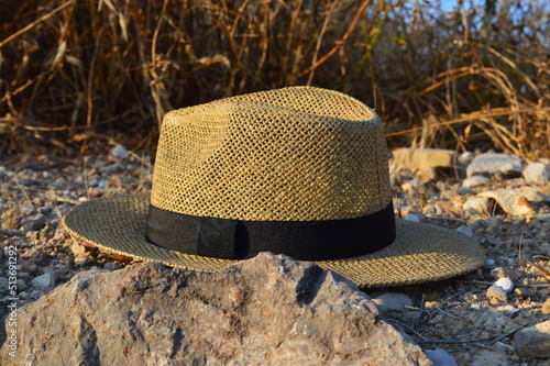 Sombrero en el campo