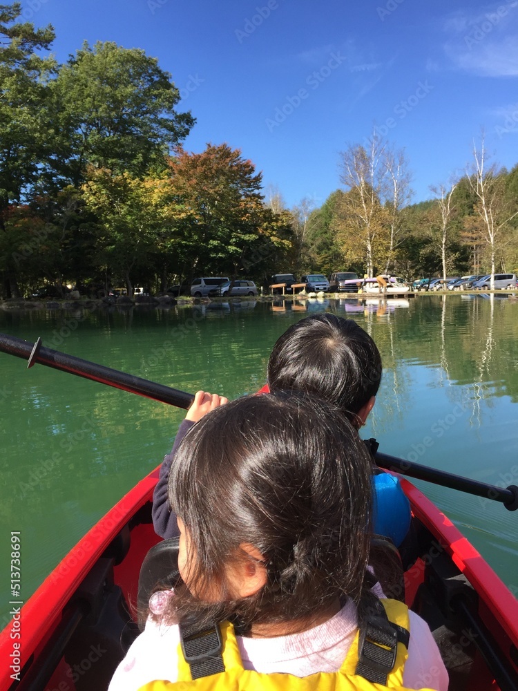 Fototapeta premium children in canoe