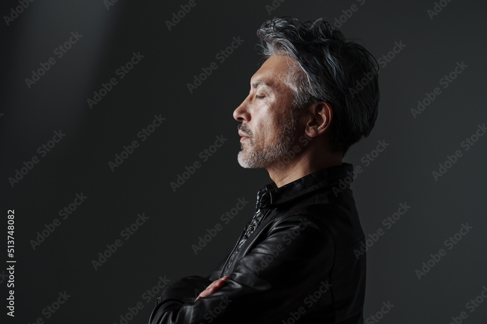 Obraz premium グレイヘア・男性