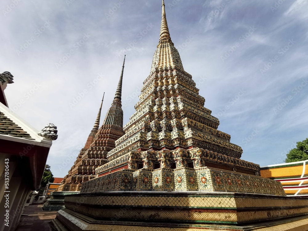 Fototapeta premium Phra Maha Chedi of the Four Reigns