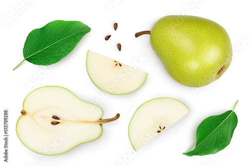 Foto Green pear fruit slices isolated on white background