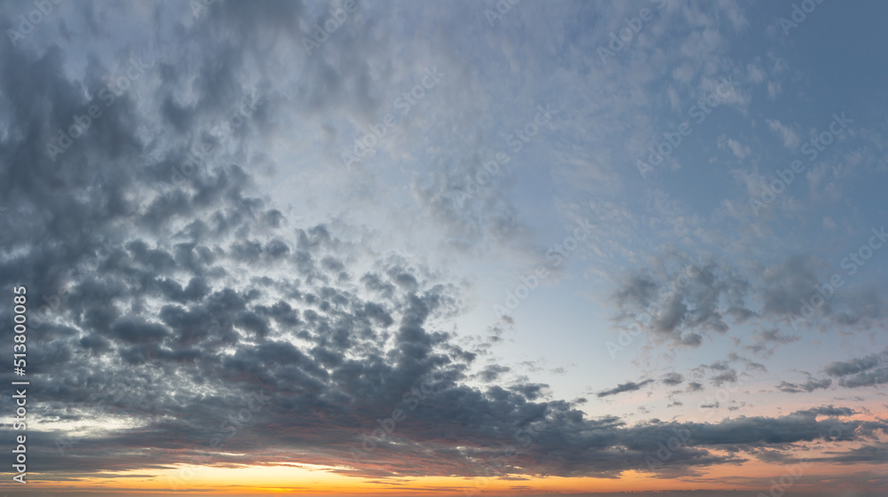 Obraz premium Fantastic thunderclouds at sunrise