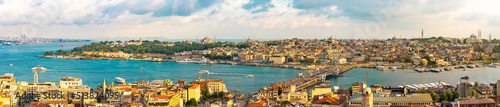 Panoramic view of Istanbul skyline with Golden Horn strait at sunset © SDF_QWE