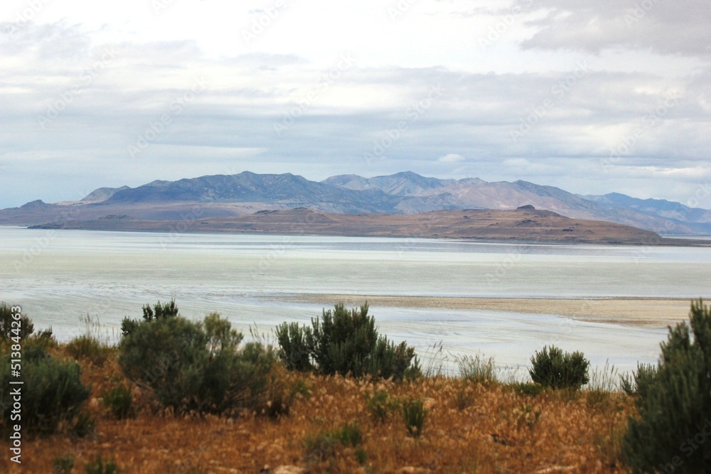 Fototapeta premium lake and mountains