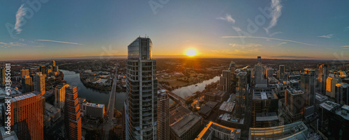 Obraz na płótnie The Austonian at Sunset: 180 Degree Aerial Panorama w salonie