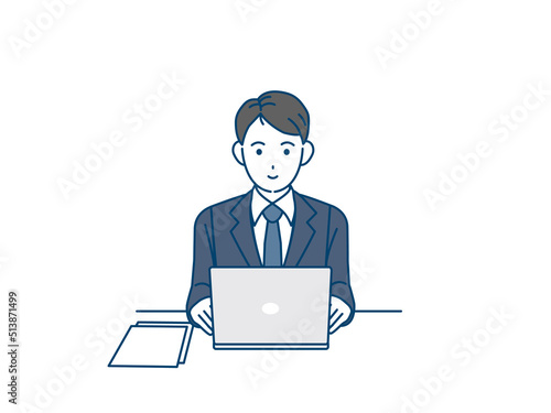 ノートパソコンを使う　操作する　スーツ姿の男性　会社員　ビジネスマン　仕事