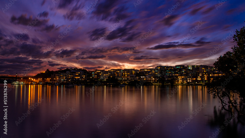 Fototapeta premium Epic sunset view at Parramatta River looking at Meadowbank Park.