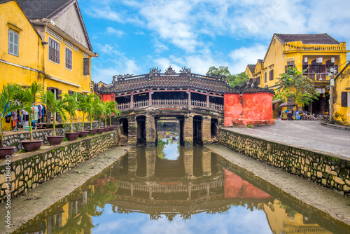 Fotografija Japanese Covered Bridge, also called Lai Vien Kieu
