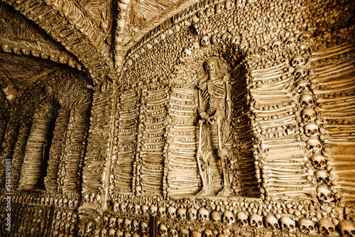 Foto Capela Das Ossos,(capela das almas), iglesia de nuestra senora da Espectaçao, si