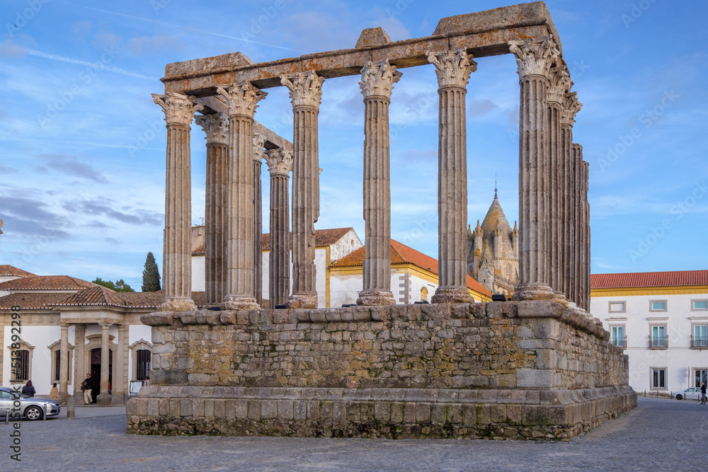 Naklejka premium Templo romano de Évora, Templo de Diana, siglo I a.c., Évora, Alentejo, Portugal