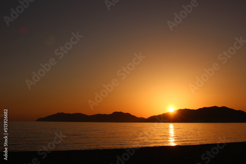 SDGs地球の神秘 海とソラ！山口県の夕日と海の輝くヒカリ！ © YuAiru